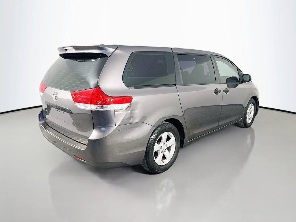 Used 2014 Toyota Sienna L FWD image 7