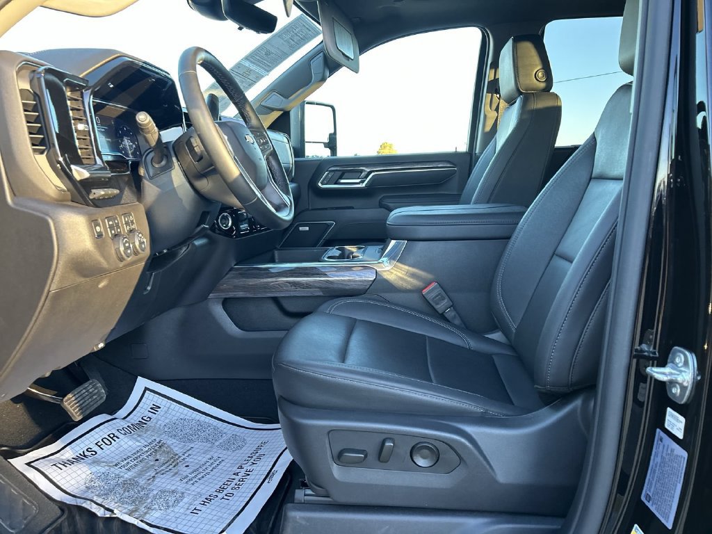 Certified 2025 Chevrolet Silverado 2500 LTZ w/ LTZ Premium Package AWD/4WD image 24