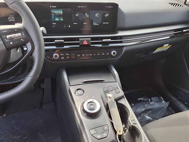 New 2026 Kia Sportage LX FWD image 5
