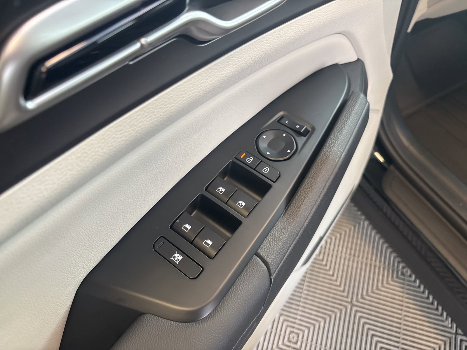 New 2026 Kia Sportage EX image 16