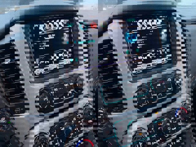 Used 2018 GMC Yukon XL SLT image 16