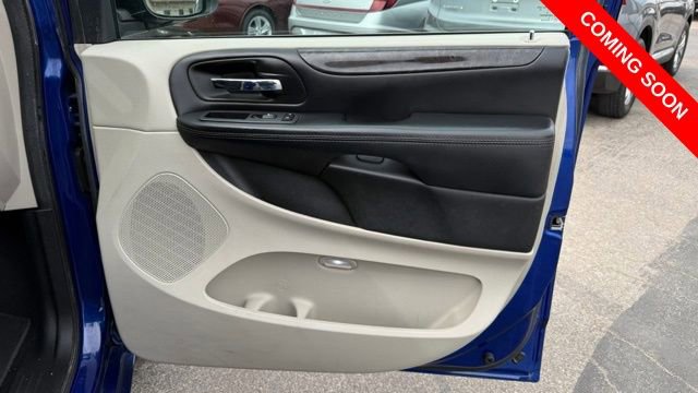Used 2018 Dodge Grand Caravan SE w/ UConnect Hands-Free Group image 17