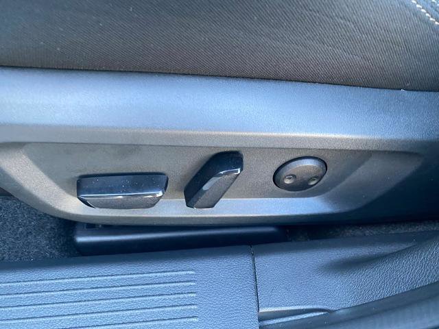 Used 2024 Nissan Rogue SV image 15