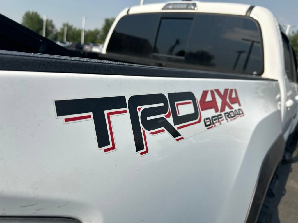 Used 2020 Toyota Tacoma TRD Off-Road AWD/4WD image 9