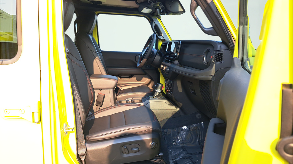 Used 2024 Jeep Gladiator Rubicon AWD/4WD image 16