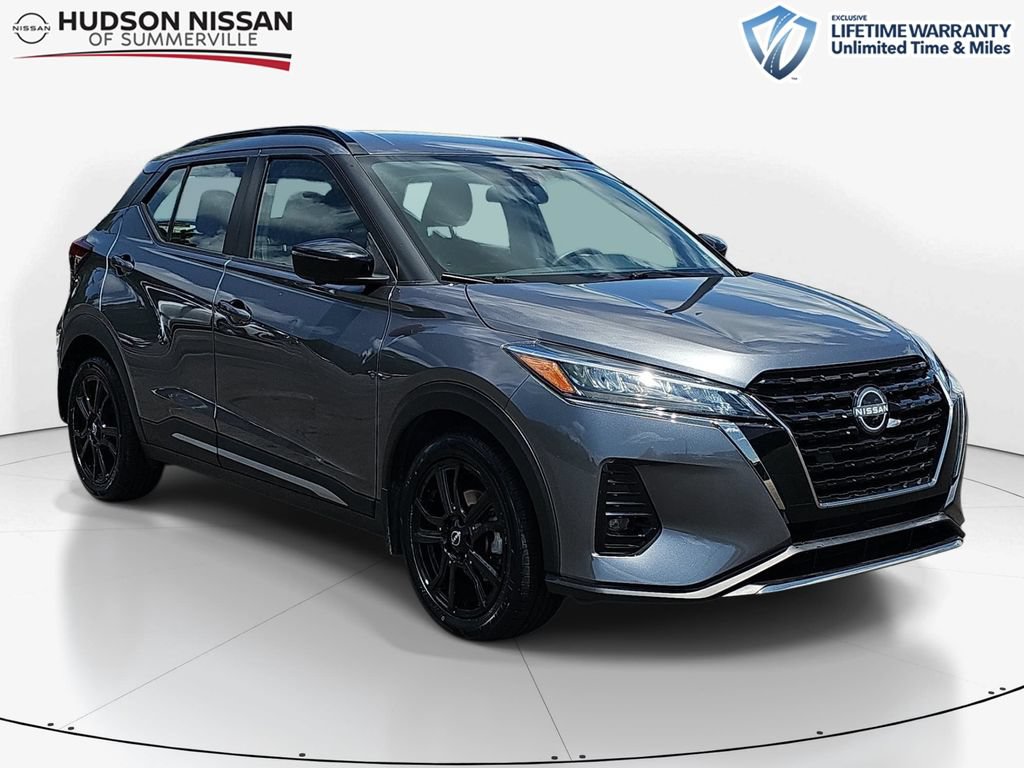 Used 2023 Nissan Kicks SR FWD image 1