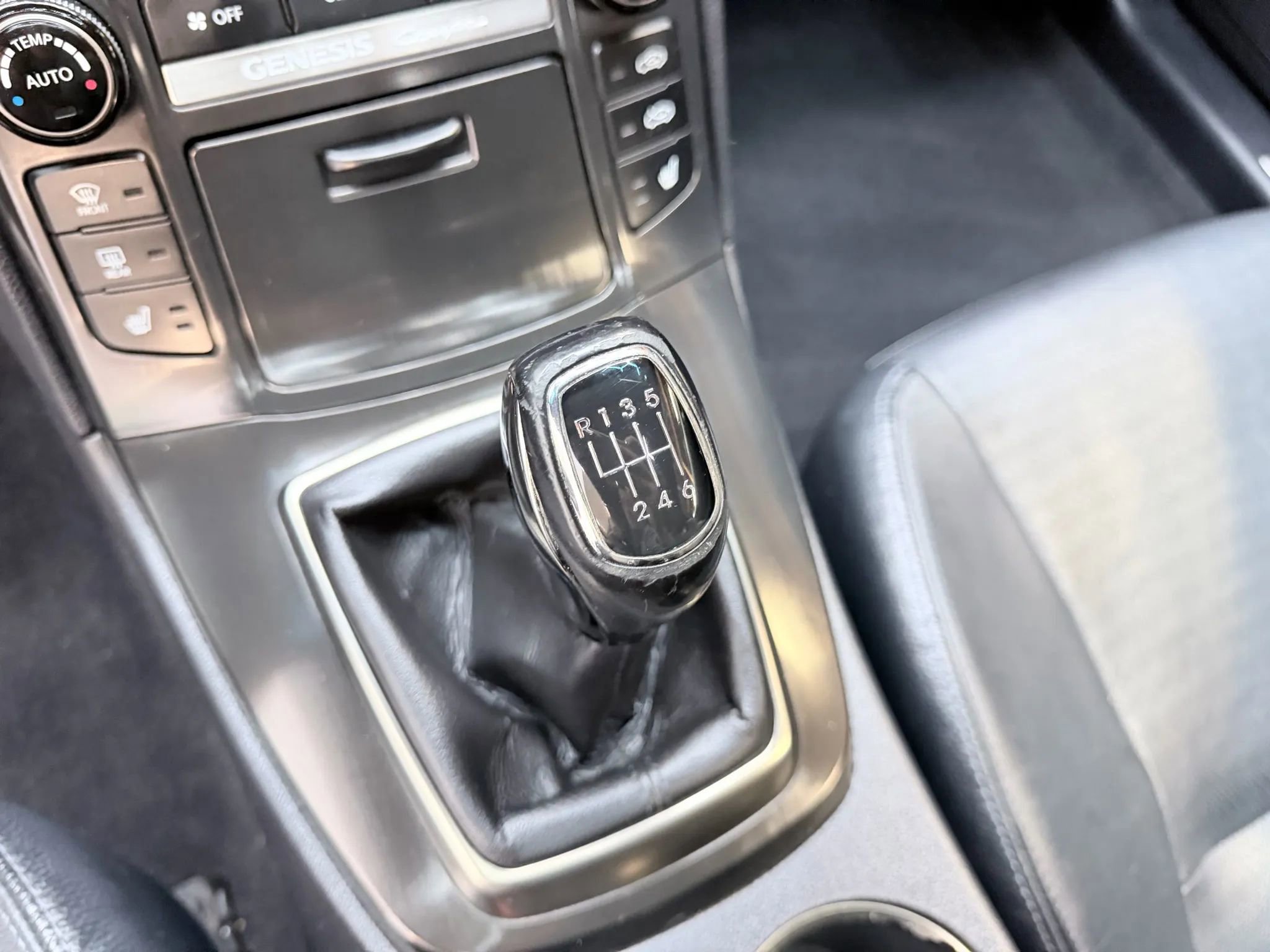 Used 2013 Hyundai Genesis 3.8 image 21