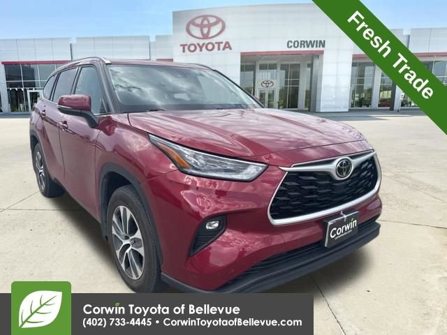 Used 2021 Toyota Highlander XLE