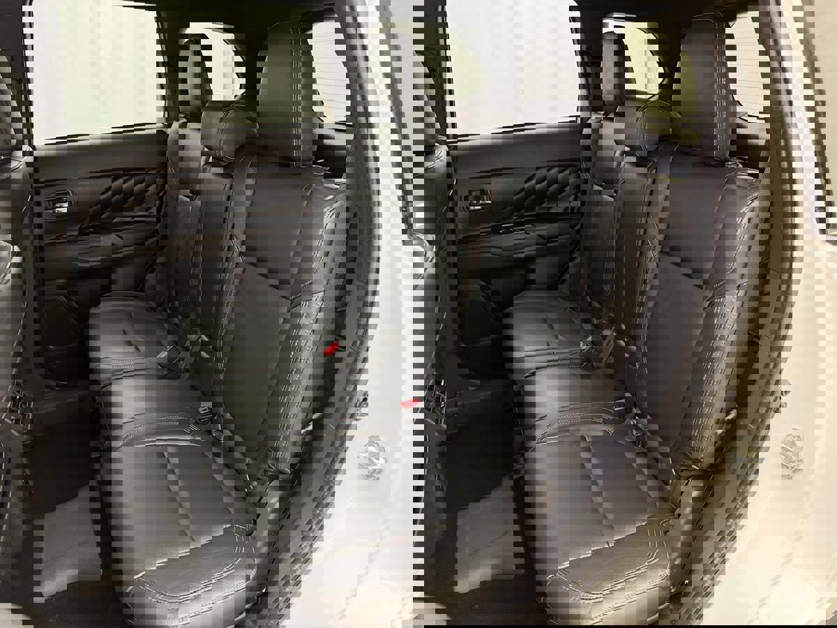 Used 2020 Mitsubishi Outlander SEL image 27