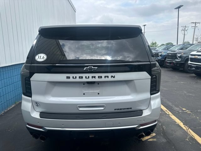 Used 2025 Chevrolet Suburban Premier AWD/4WD image 3