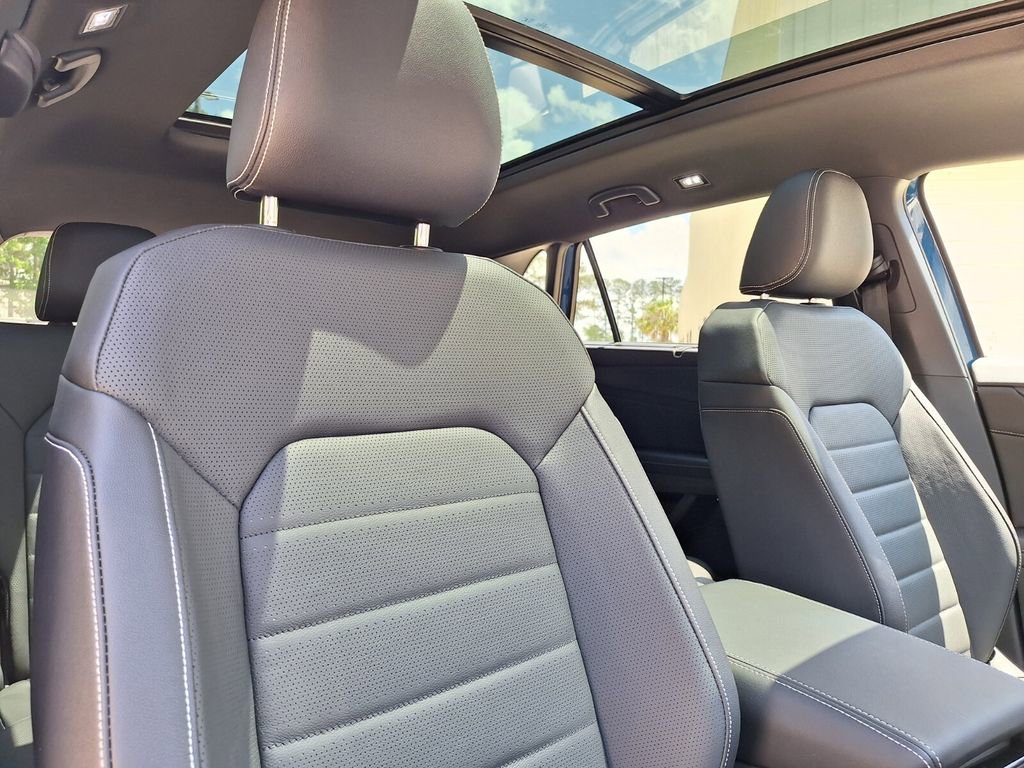 New 2025 Volkswagen Atlas Cross Sport SEL R-Line image 30