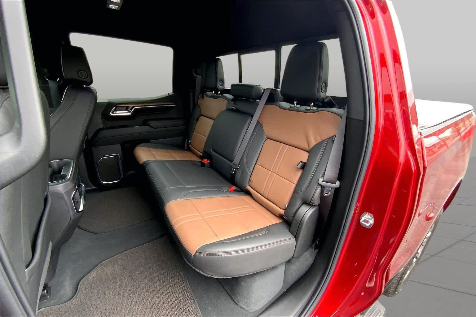 Used 2024 Chevrolet Silverado 1500 High Country w/ Z71 Off-Road Package AWD/4WD image 21
