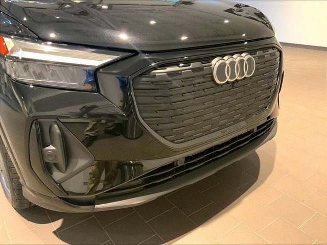 Used 2023 Audi Q4 e-tron Premium Plus w/ Premium Plus AWD/4WD image 30