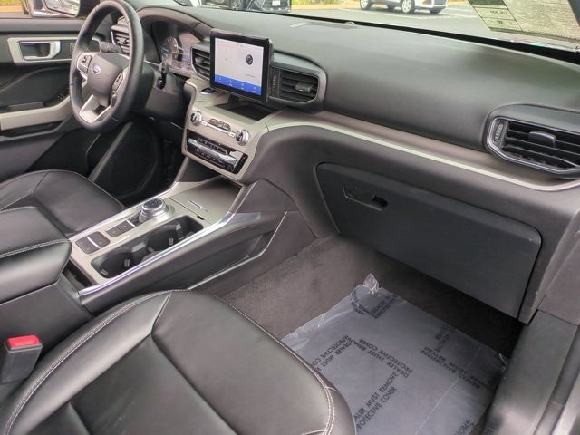 Used 2022 Ford Explorer XLT w/ Equipment Group 202A RWD image 30