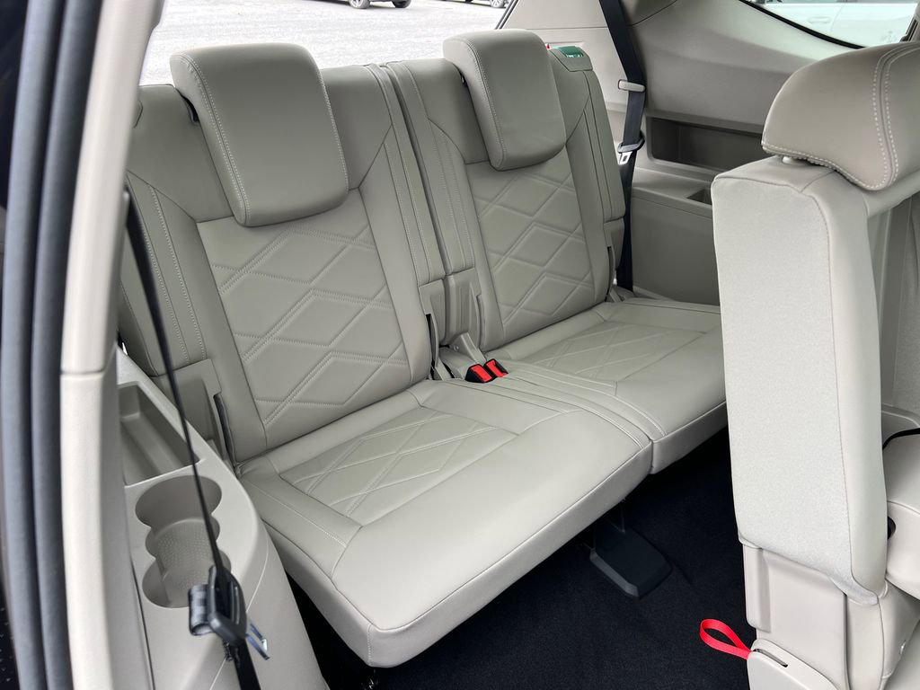 New 2026 Volkswagen Atlas SE image 16