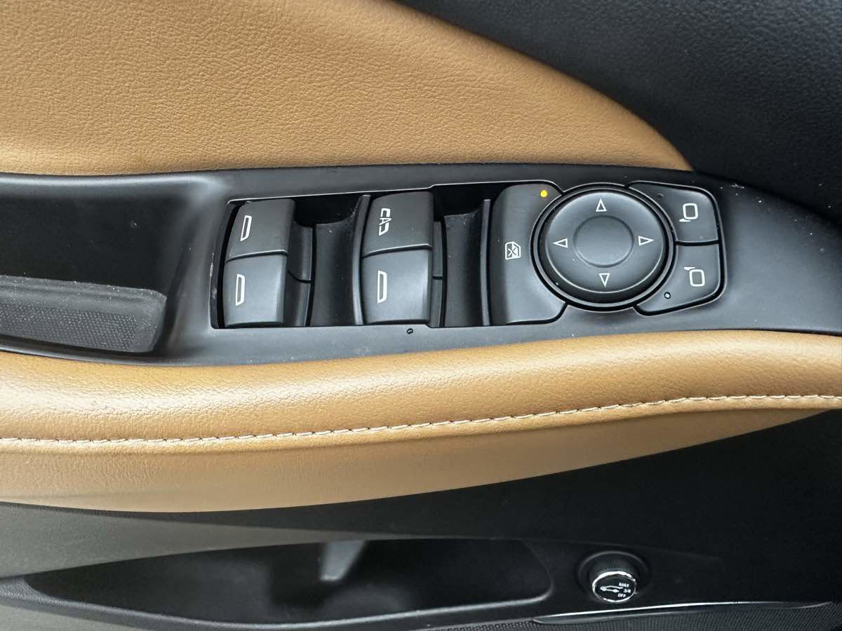 Used 2018 Buick Enclave Essence image 10