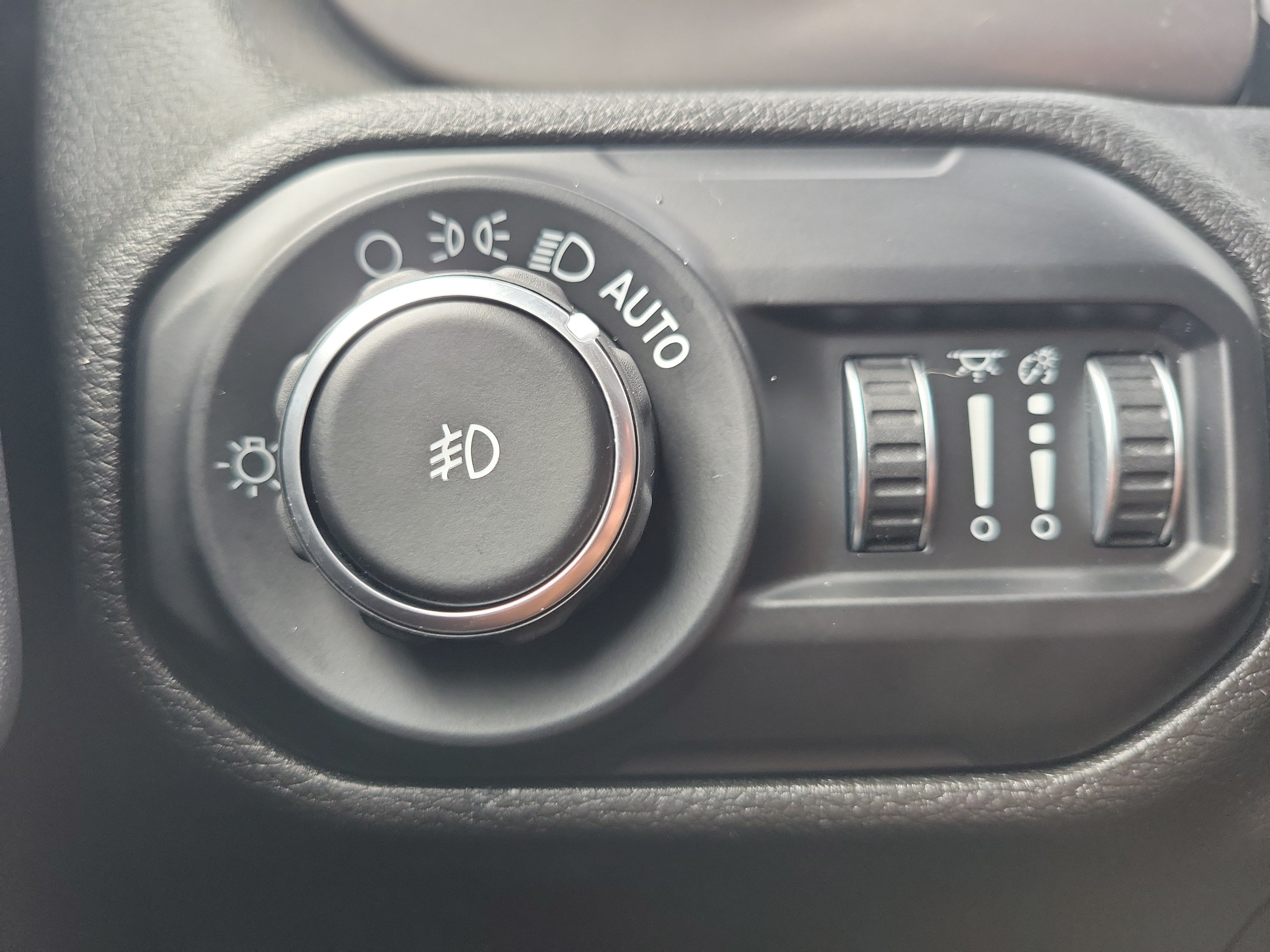 Used 2020 Jeep Wrangler Unlimited Sport S AWD/4WD image 24