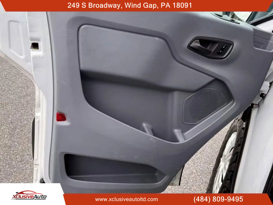 Used 2018 Ford Transit 150 XLT image 10
