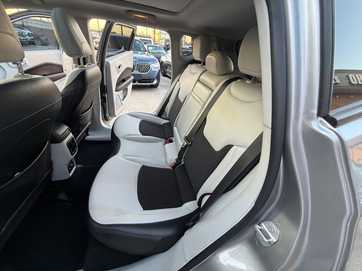 Used 2019 Jeep Compass Latitude FWD image 20
