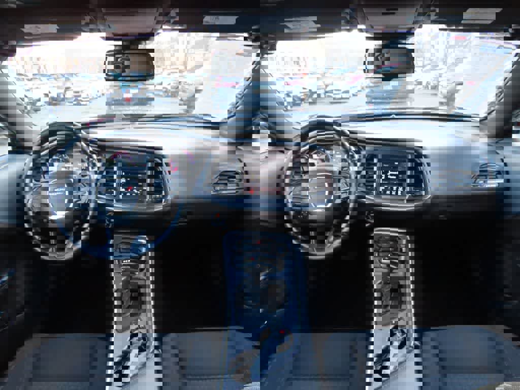 Used 2019 Dodge Challenger SXT image 14