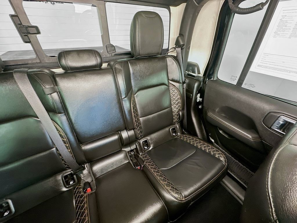 Used 2022 Jeep Gladiator Overland image 14
