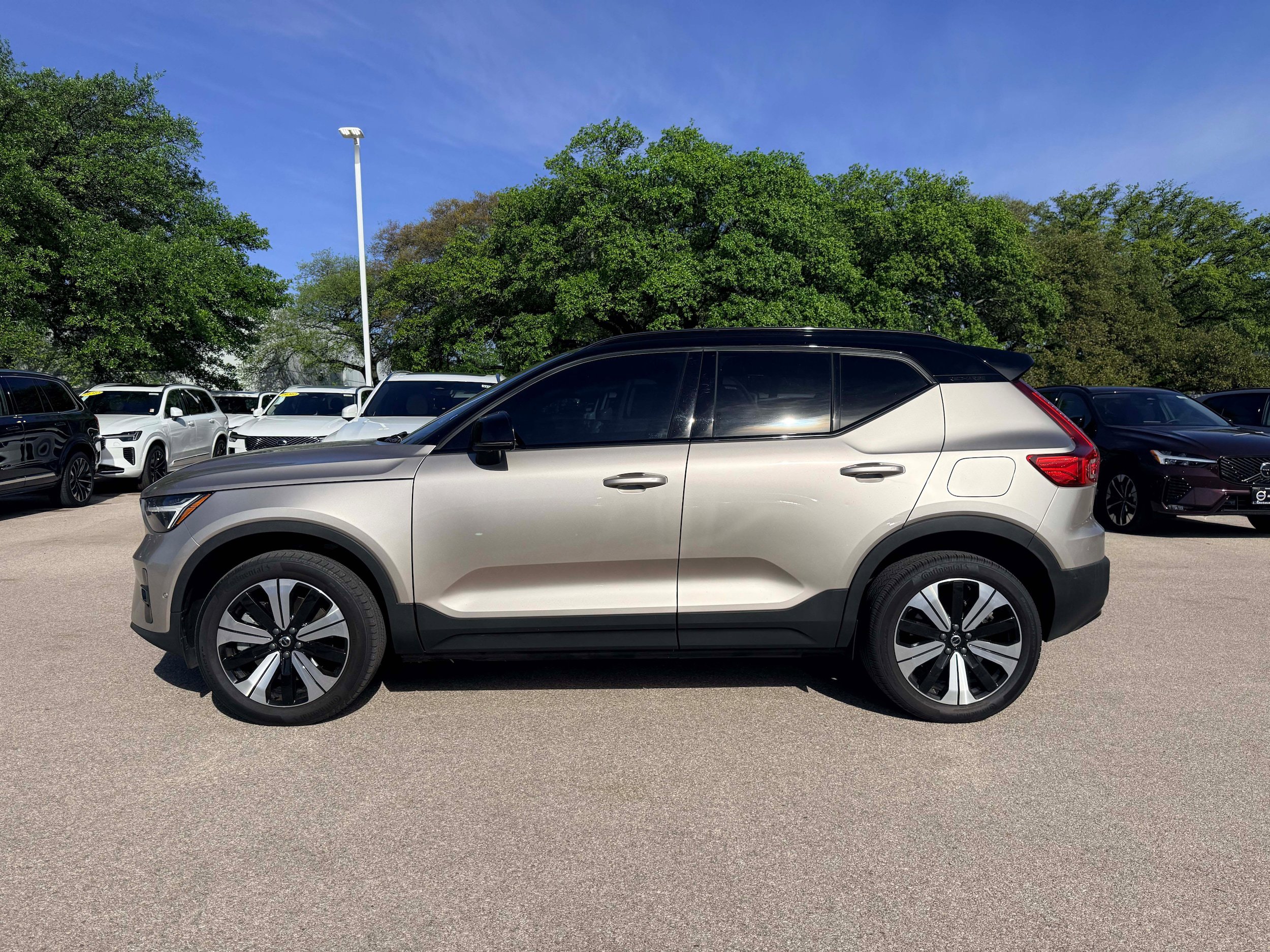 Certified 2023 Volvo XC40 Recharge Plus AWD/4WD image 3