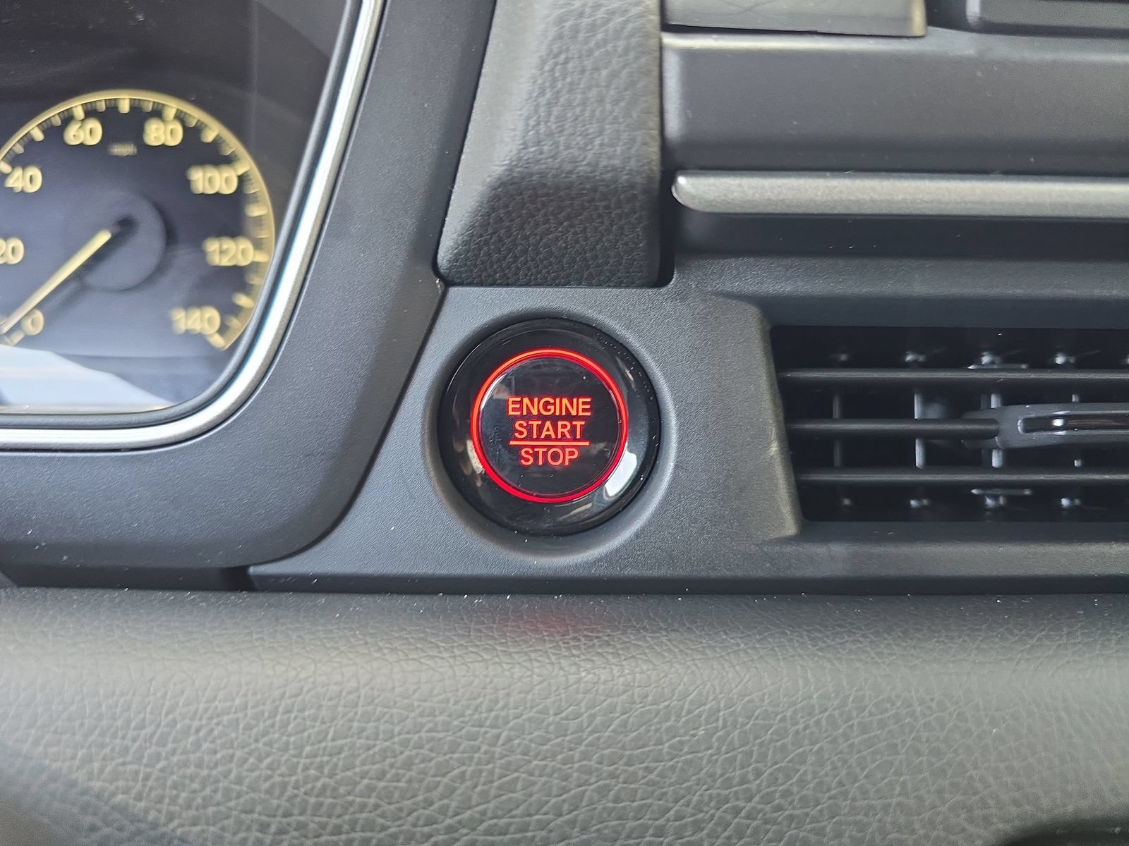 Certified 2025 Honda Pilot Sport image 25