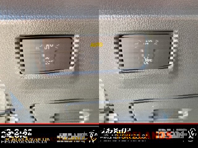 New 2025 Volkswagen Tiguan SE image 33