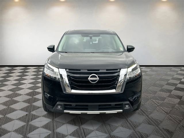 Used 2022 Nissan Pathfinder Platinum w/ Lighting Package (N92) image 2