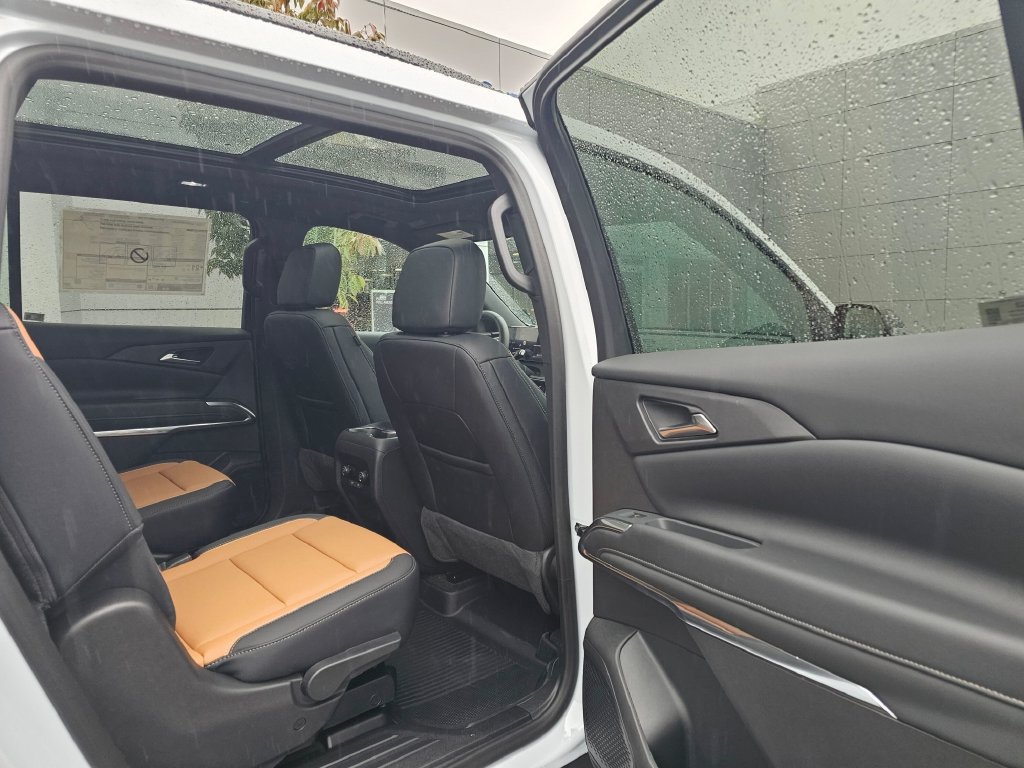 New 2027 Chevrolet Traverse Z71 w/ Driver Confidence Package AWD/4WD image 15