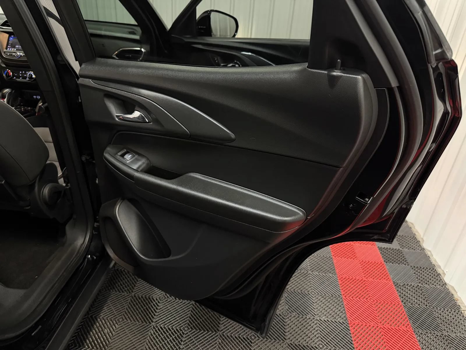 Used 2022 Chevrolet TrailBlazer RS FWD image 42