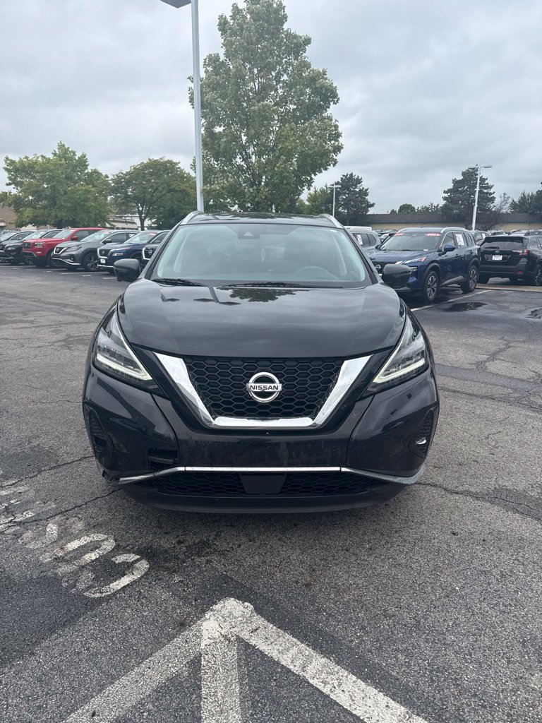 Used 2020 Nissan Murano Platinum w/ Cargo Package FWD image 2