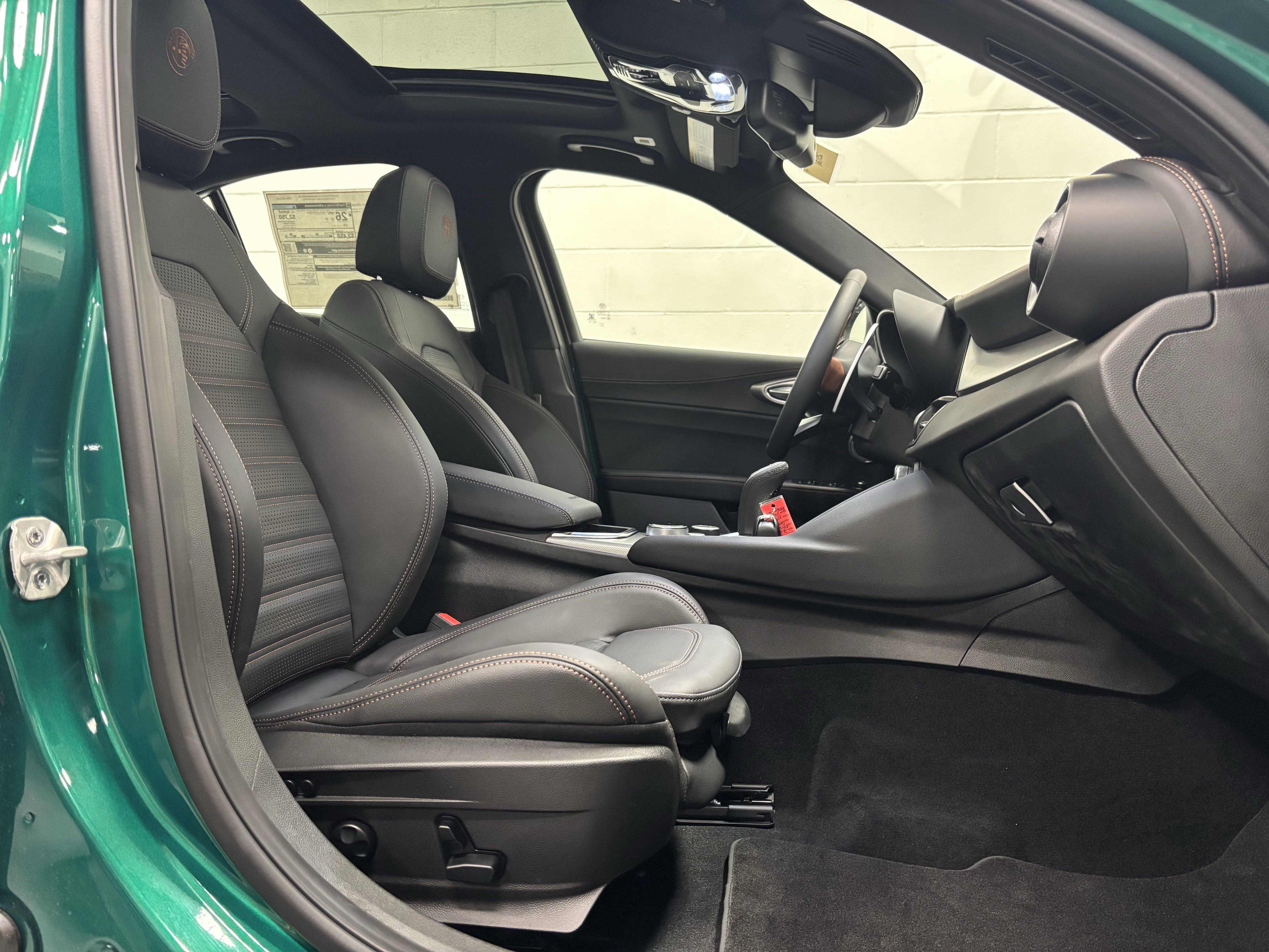 New 2025 Alfa Romeo Giulia AWD w/ Driving Assist Package image 4