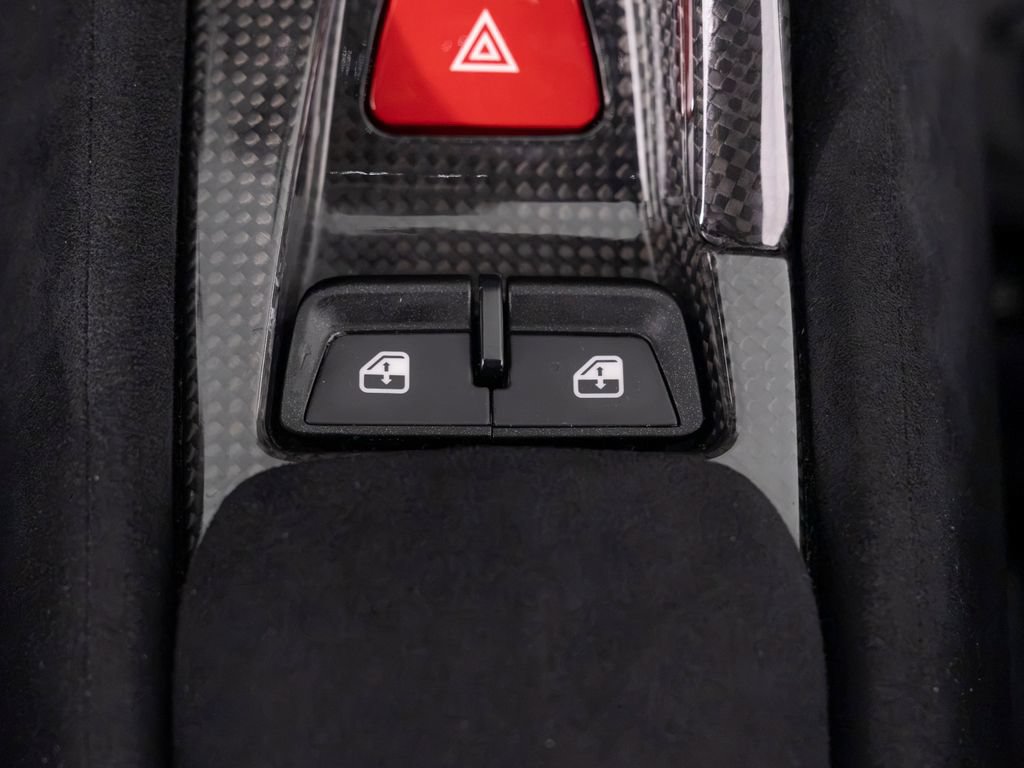Used 2020 Ferrari 488 Pista Coupe RWD image 29