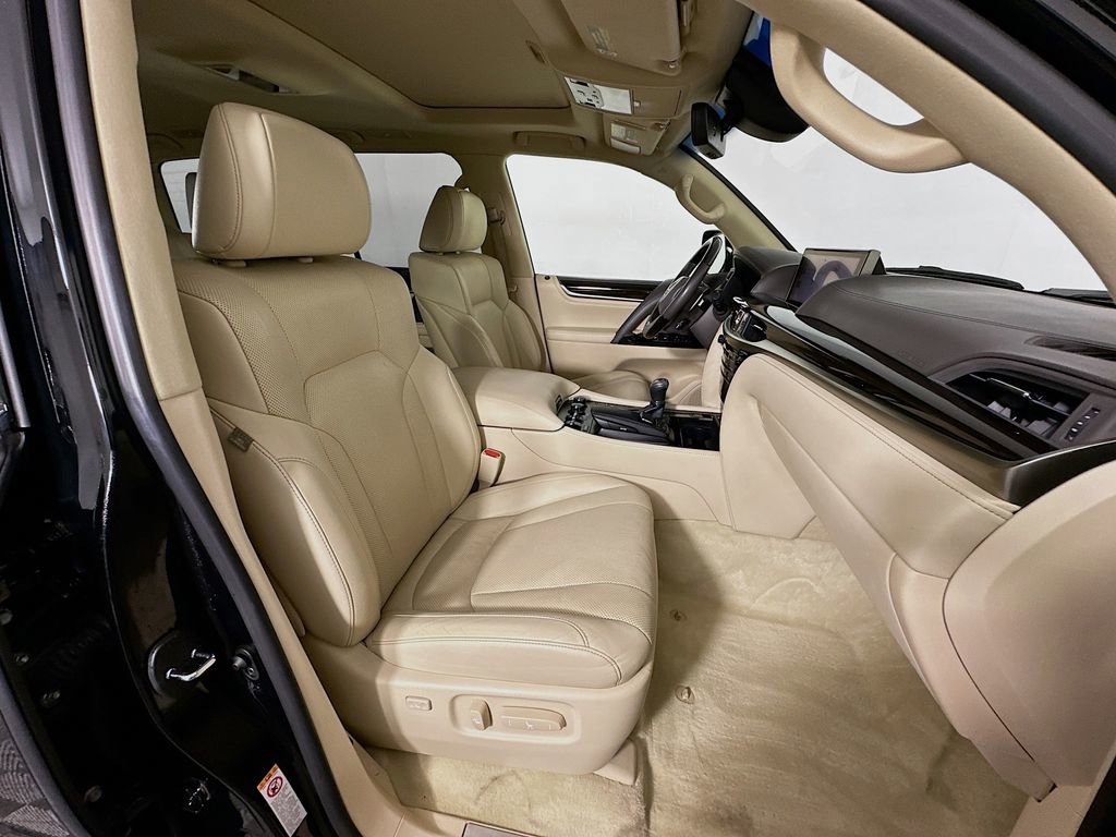 Used 2018 Lexus LX 570 4WD image 29