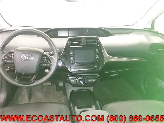 Used 2022 Toyota Prius L Eco FWD image 12
