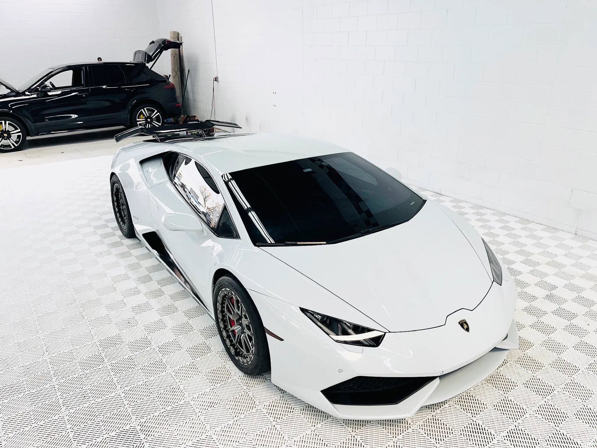 Used 2015 Lamborghini Huracan LP 610-4 AWD/4WD image 22