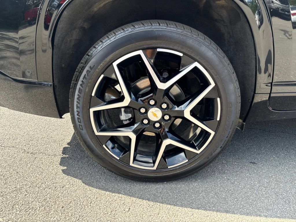 Used 2026 Chevrolet Traverse High Country w/ LPO, Floor Liner Package AWD/4WD image 9
