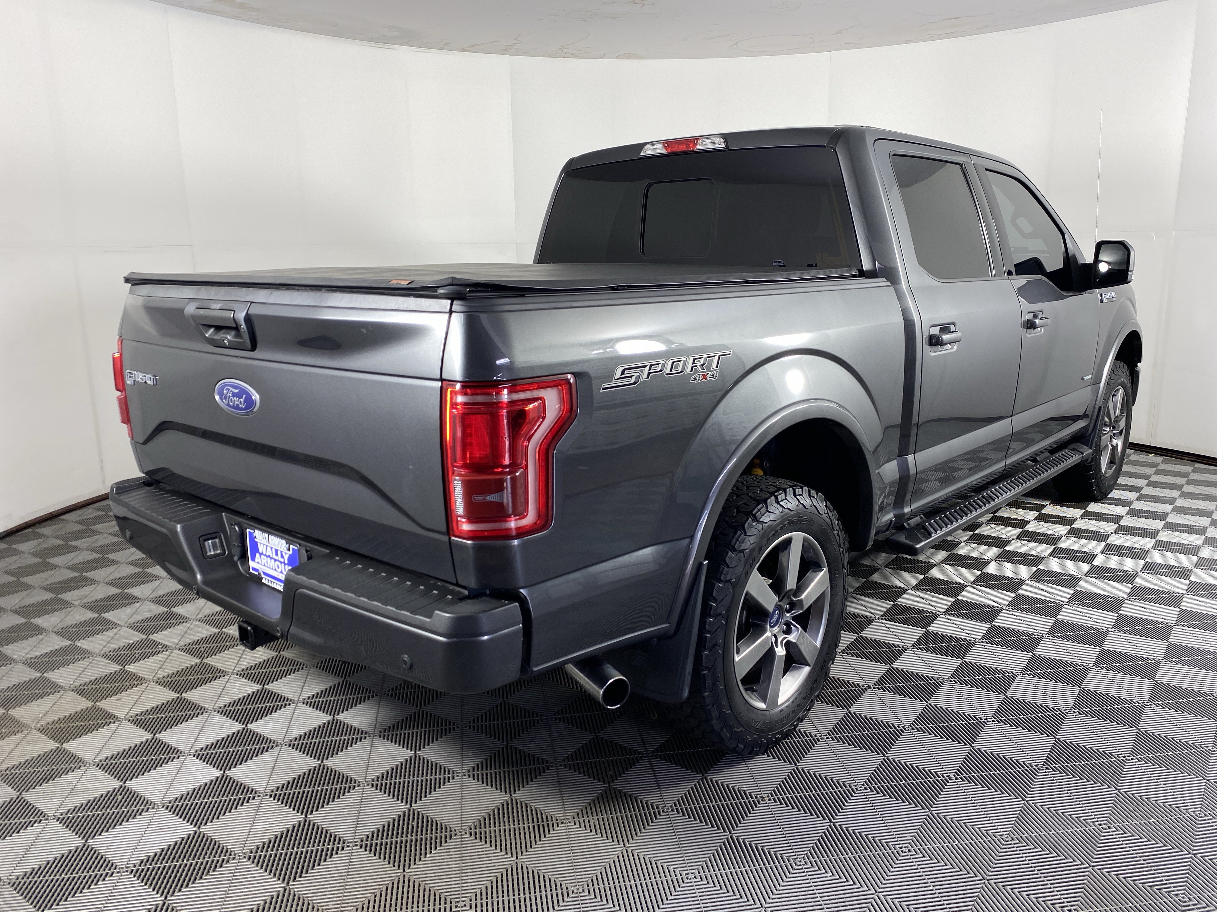 Used 2016 Ford F150 XLT w/ Equipment Group 302A Luxury AWD/4WD image 7