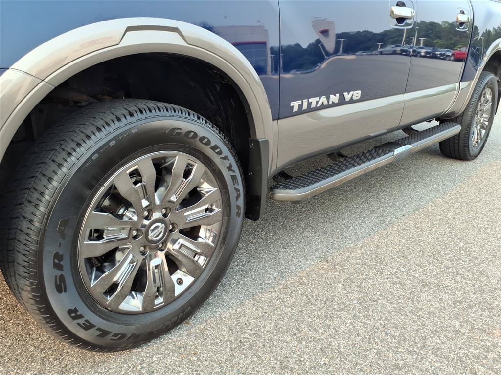 Used 2019 Nissan Titan Platinum Reserve AWD/4WD image 9