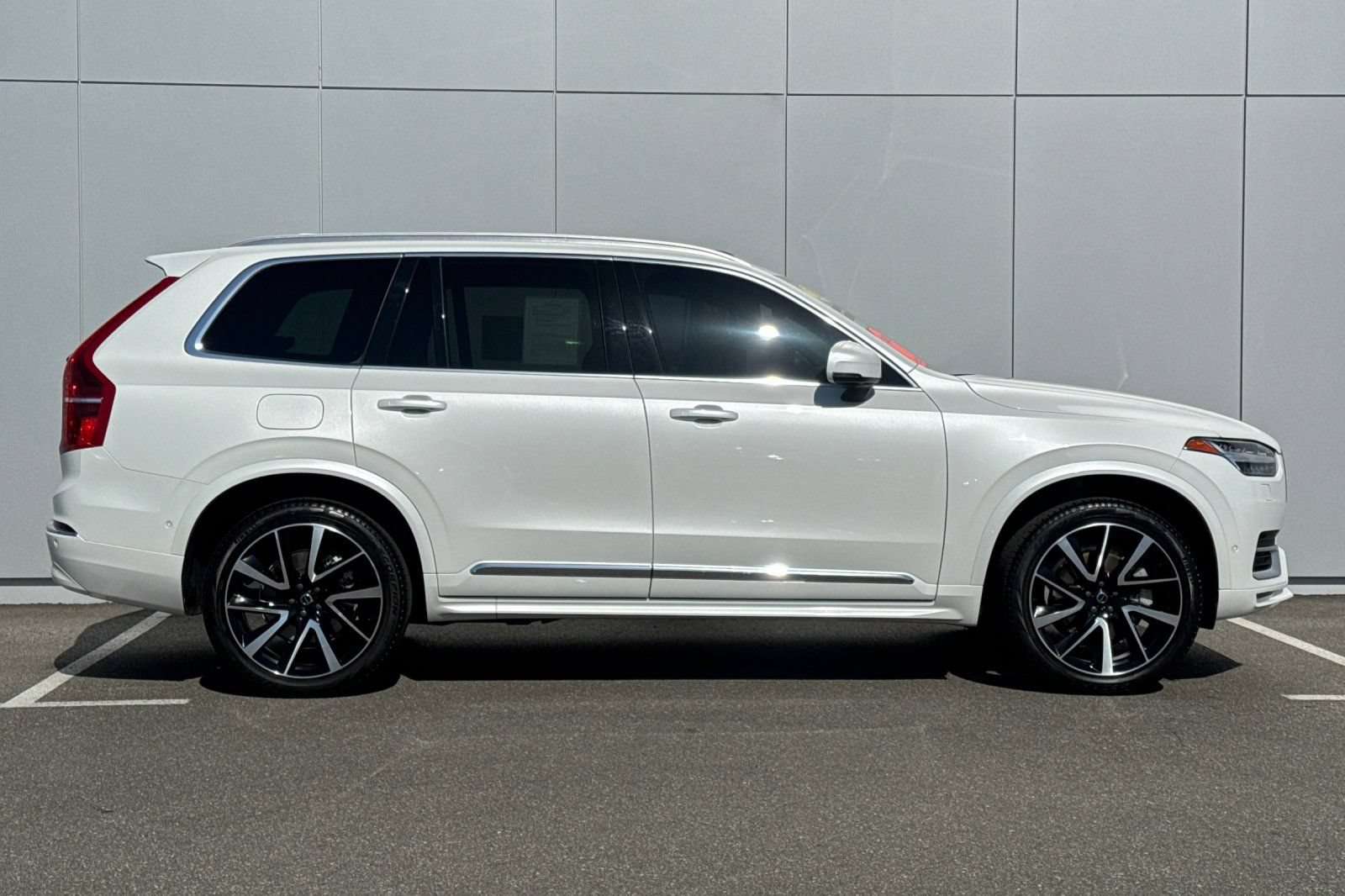 Used 2023 Volvo XC90 B6 Plus w/ Protection Package Premier AWD/4WD image 6
