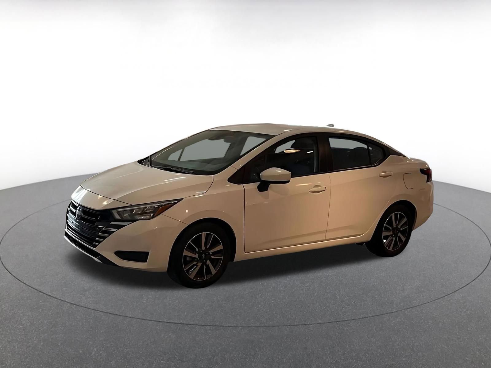 Used 2025 Nissan Versa SV image 8