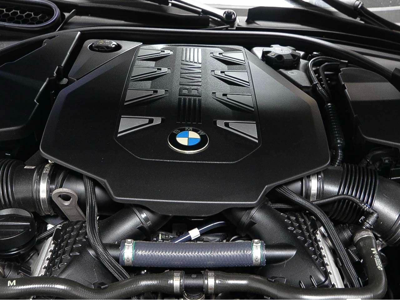 Used 2023 BMW 760i xDrive w/ Luxury Rear Seating Package AWD/4WD image 15
