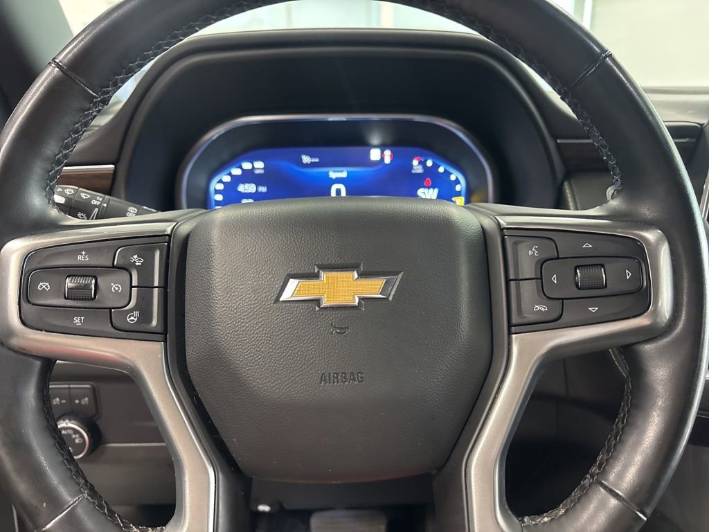 Used 2023 Chevrolet Suburban Premier image 18
