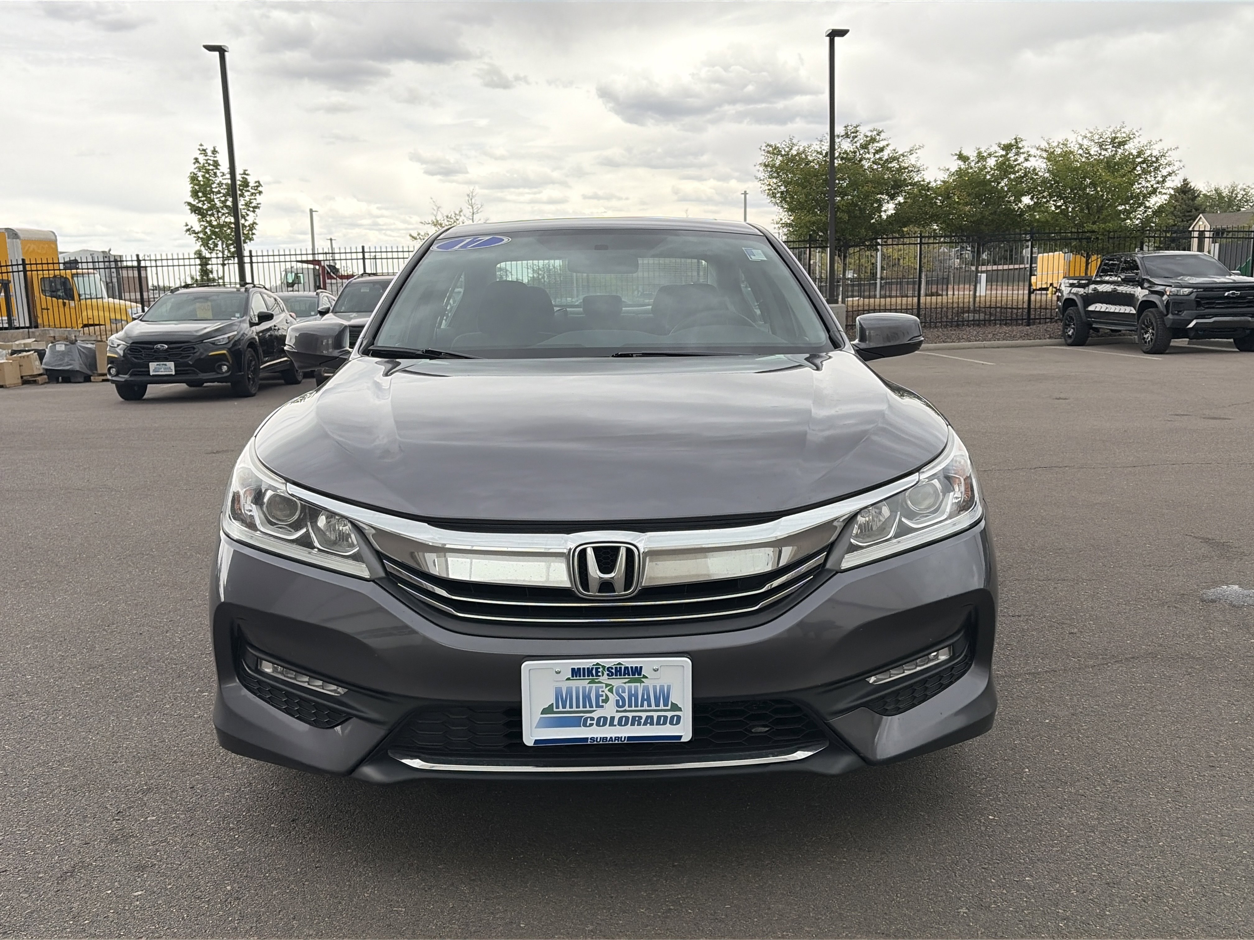 Used 2017 Honda Accord EX image 2
