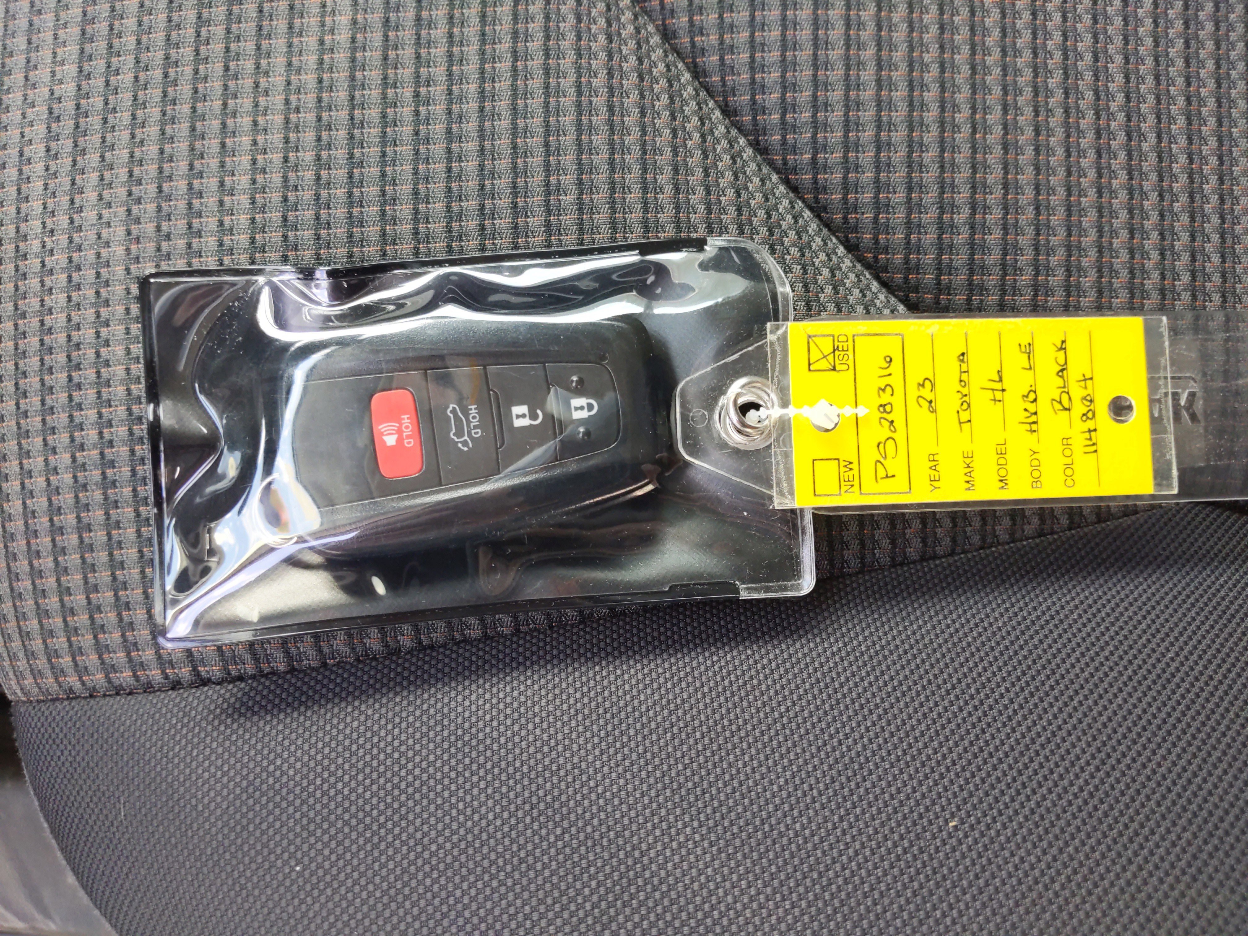 Used 2023 Toyota Highlander LE image 18