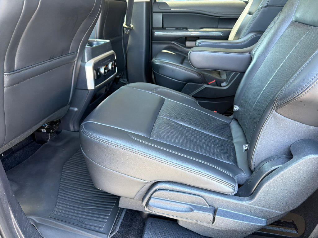 Used 2023 Ford Expedition XLT RWD image 25