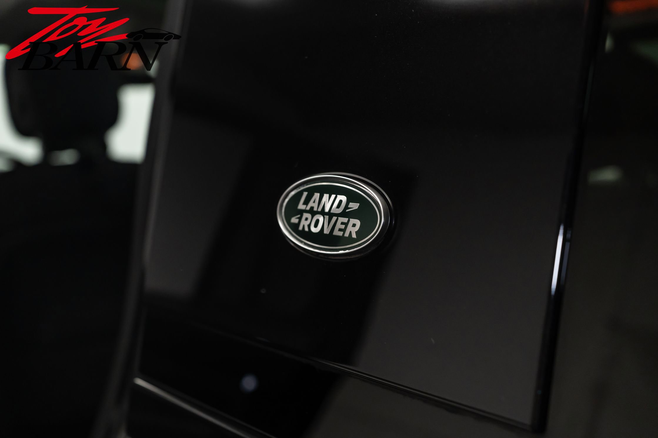 Used 2024 Land Rover Defender 110 SE image 14