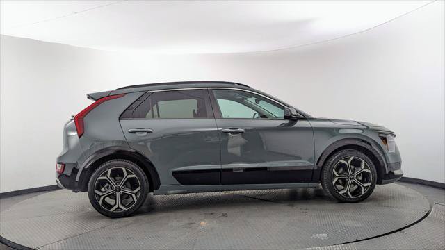 Used 2023 Kia Niro SX Touring FWD image 9