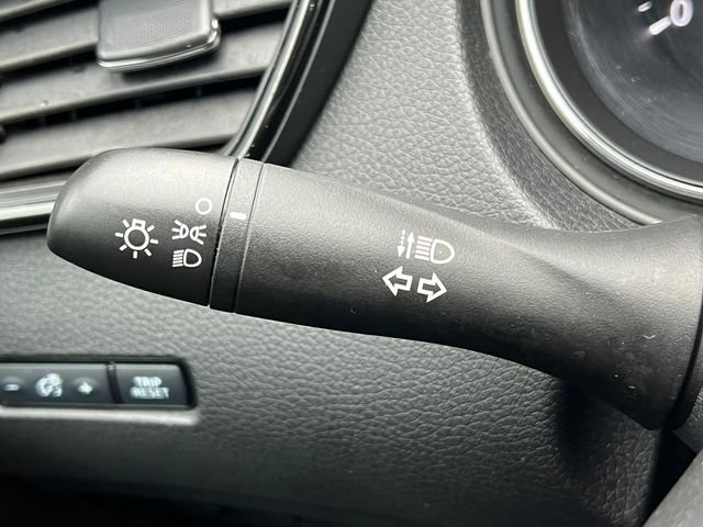 Used 2020 Nissan Rogue S image 19